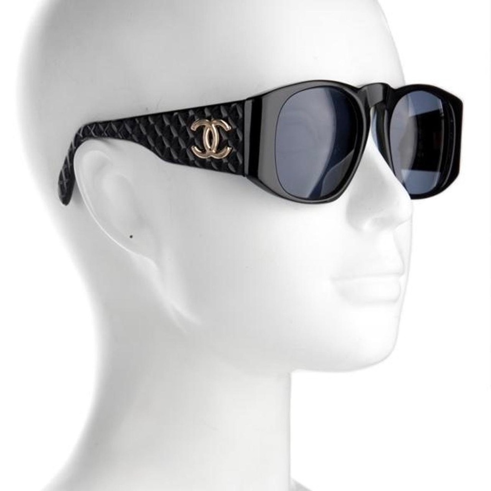 Chanel 0005 CC Quilted Vintage Sunglasses in Black Hue